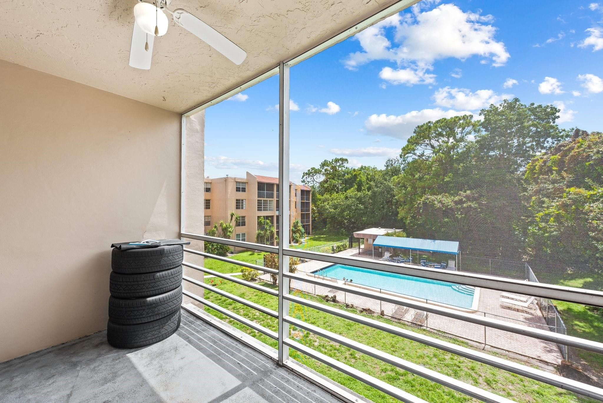 9440 Live Oak Pl 305