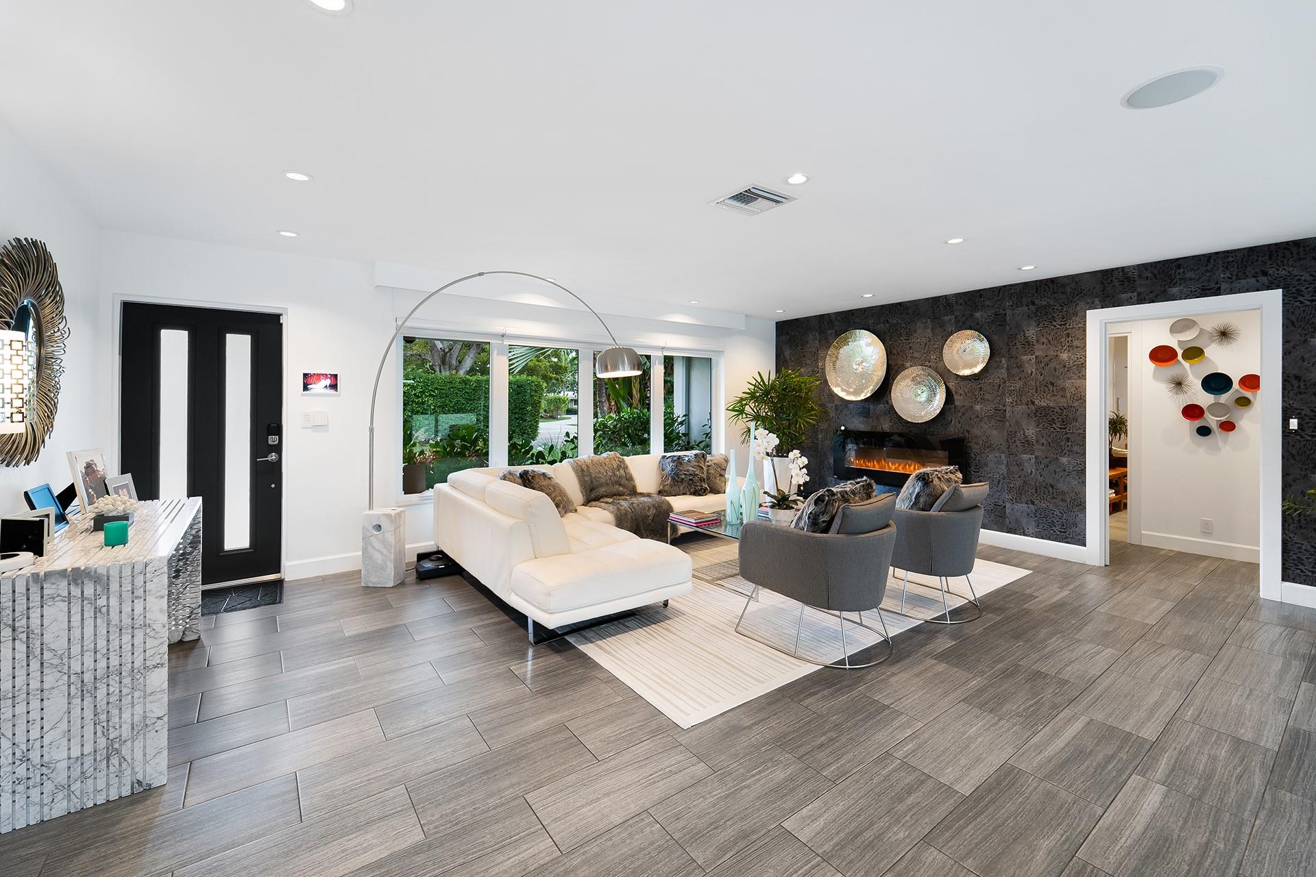 2617 Bayview Dr
