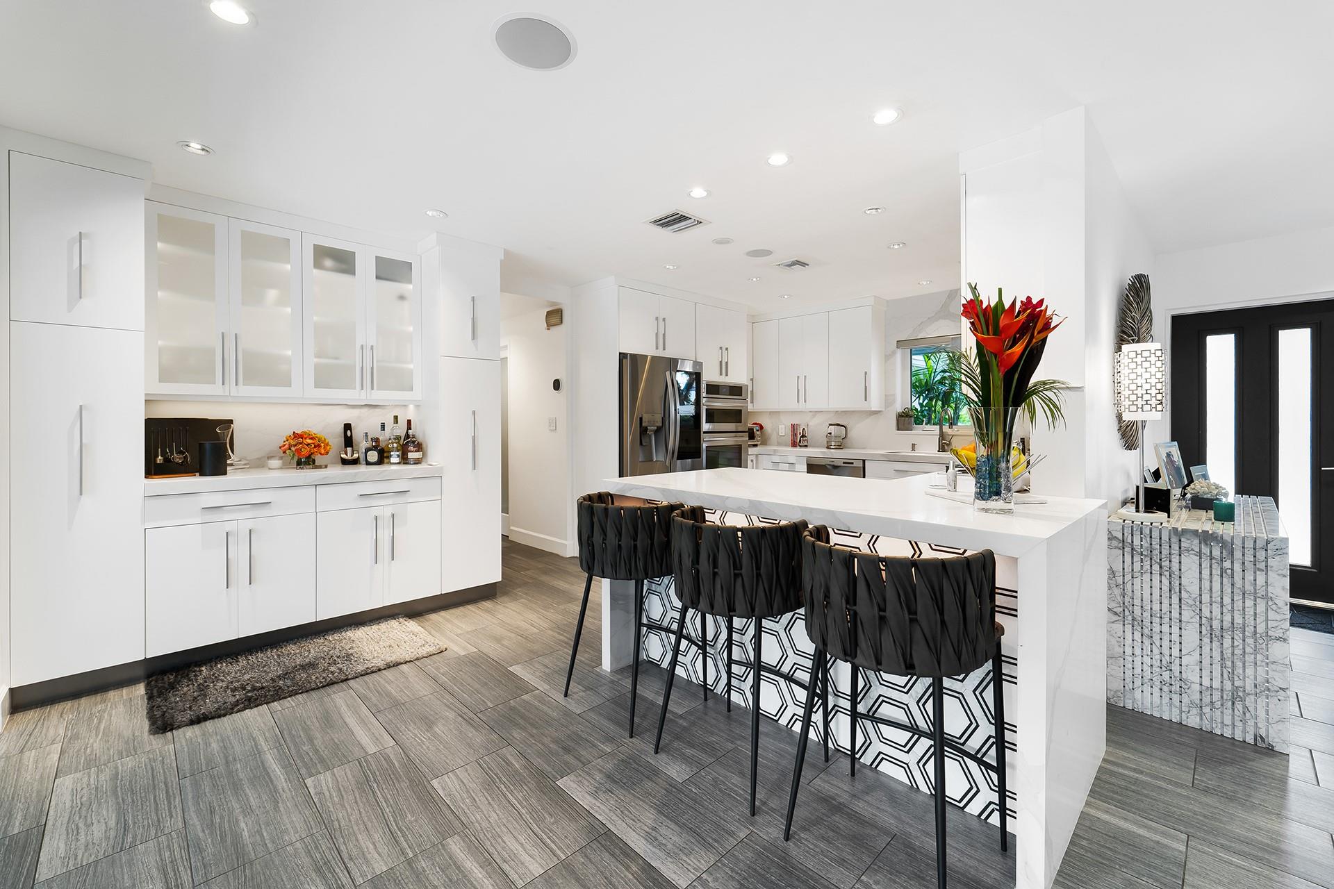 2617 Bayview Dr