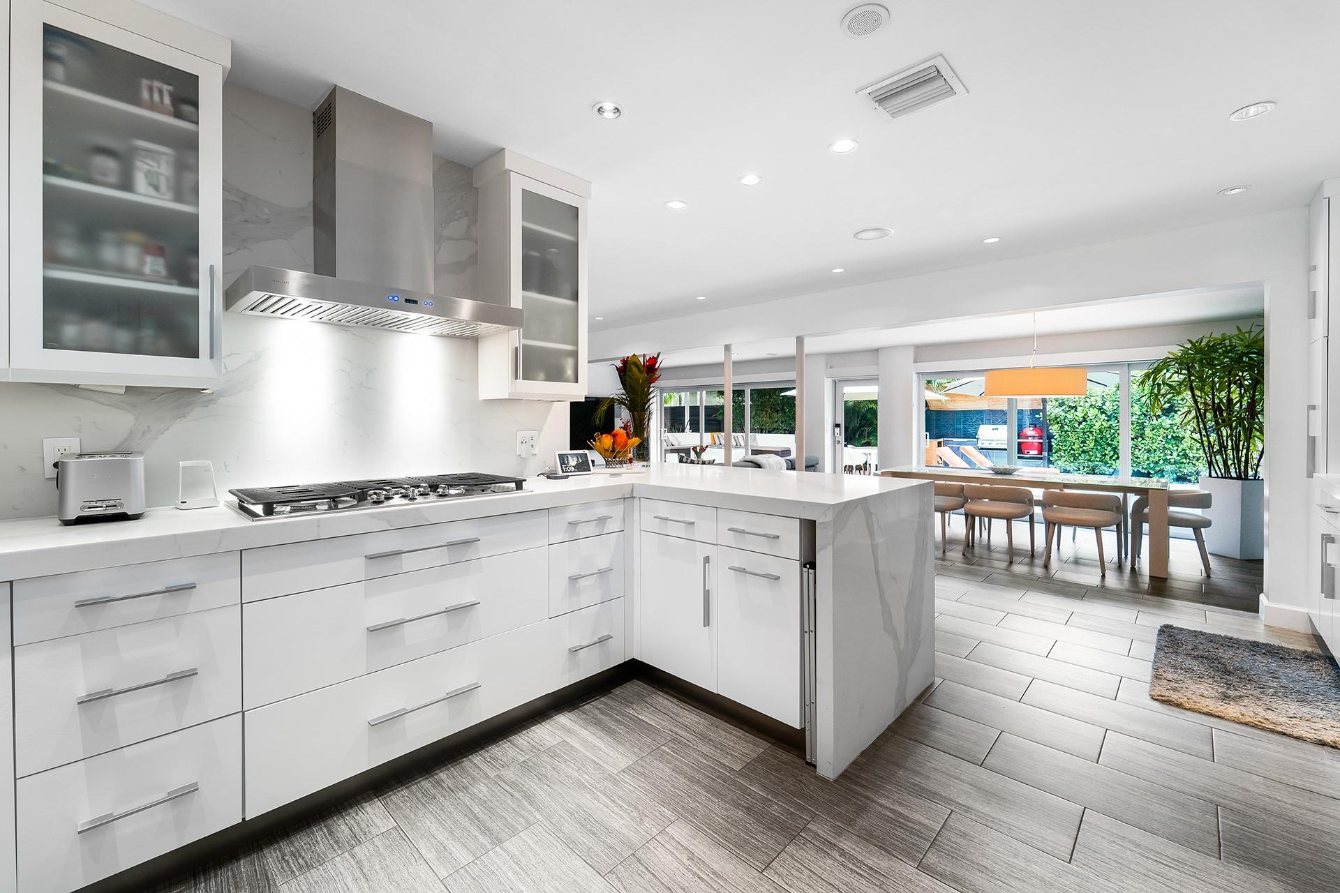 2617 Bayview Dr