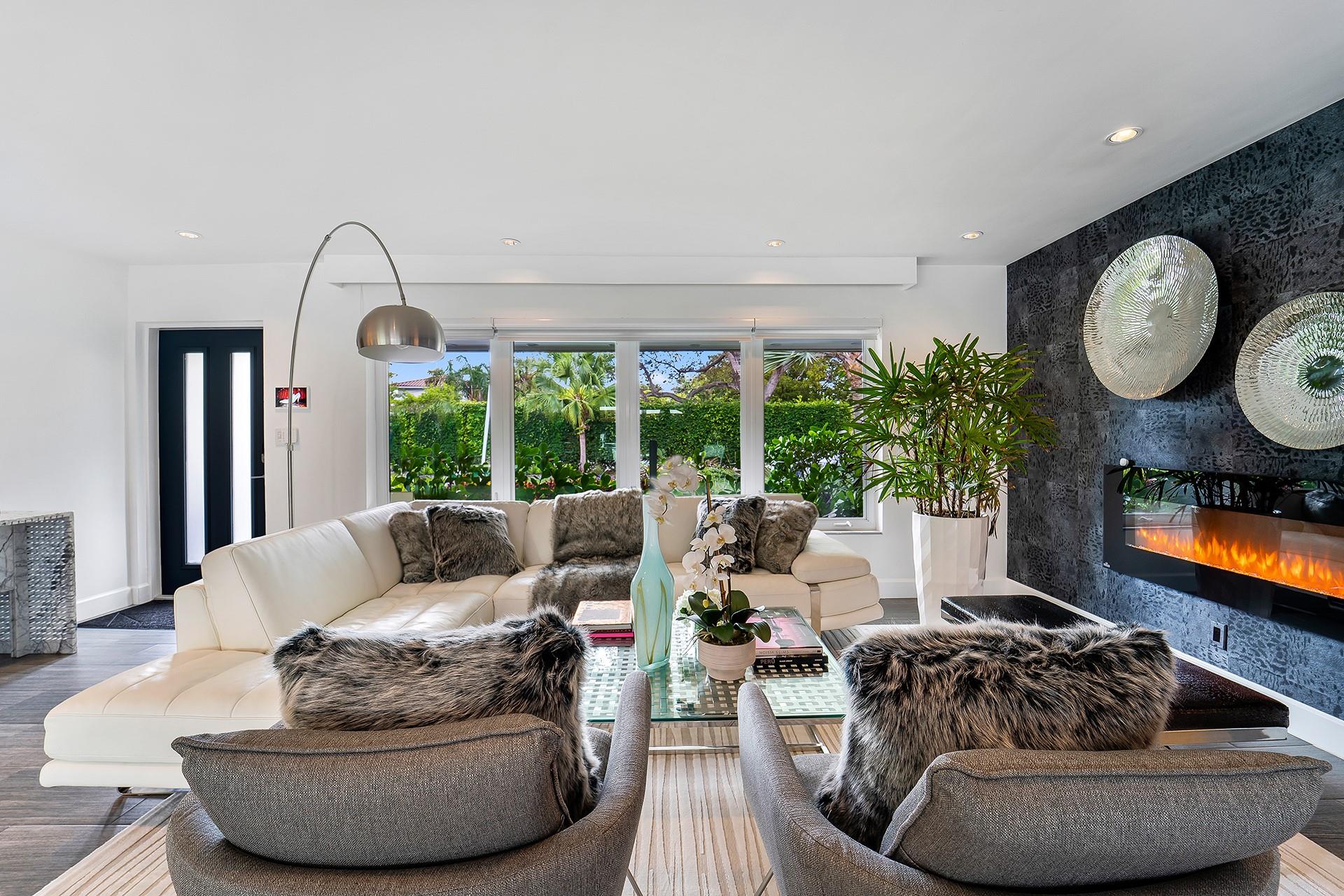 2617 Bayview Dr