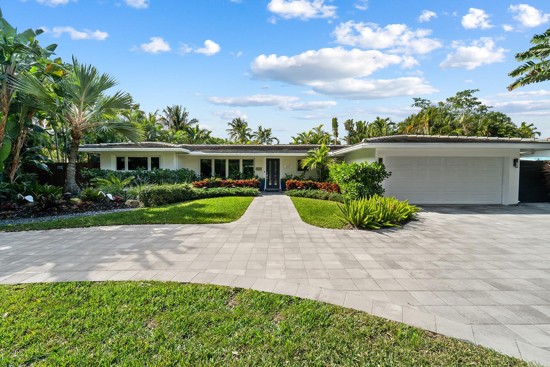 2617 Bayview Dr