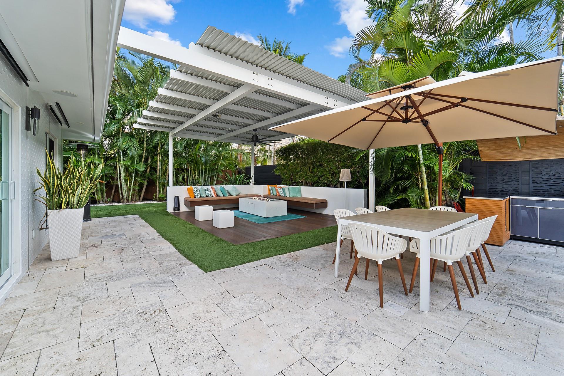 2617 Bayview Dr