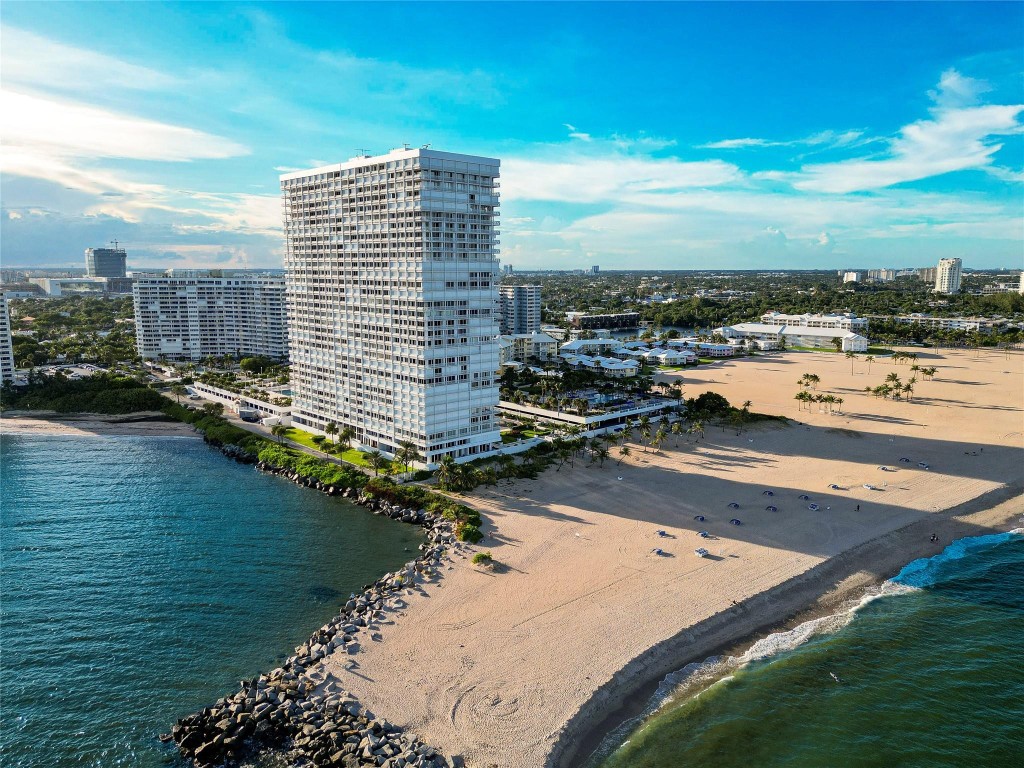 2200 S Ocean Ln 3005