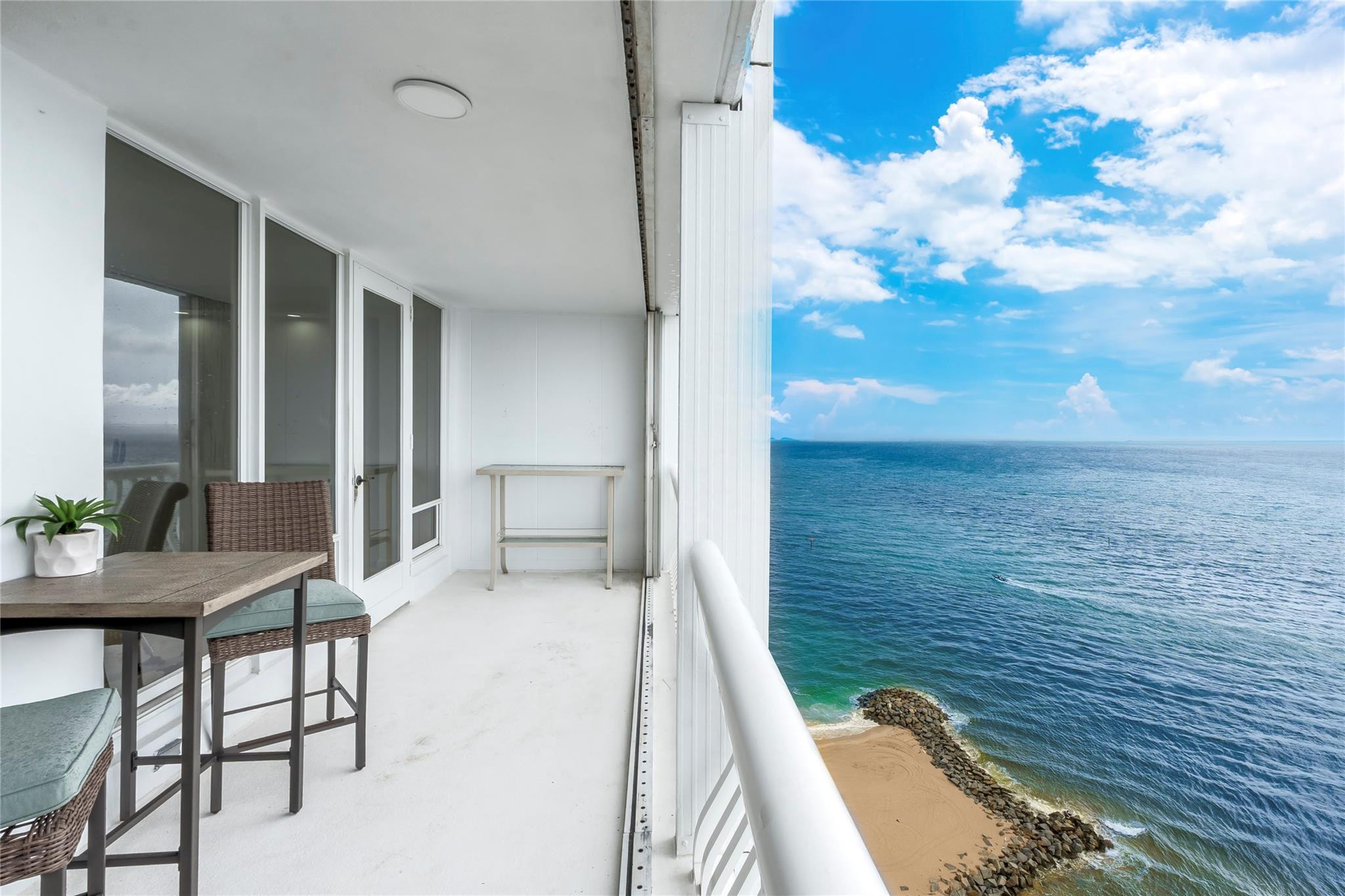 2200 S Ocean Ln 3005