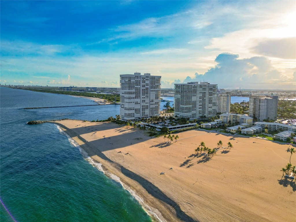 2200 S Ocean Ln 3005