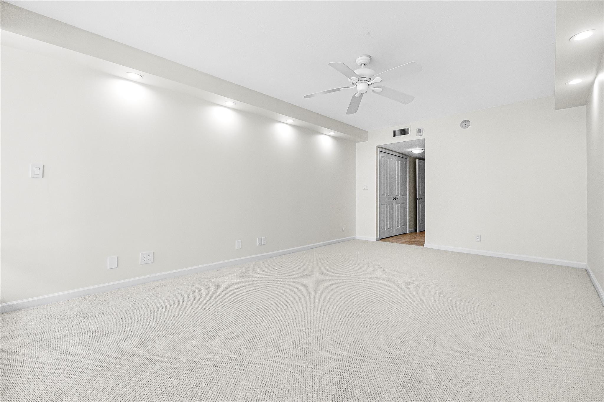 2200 S Ocean Ln 3005