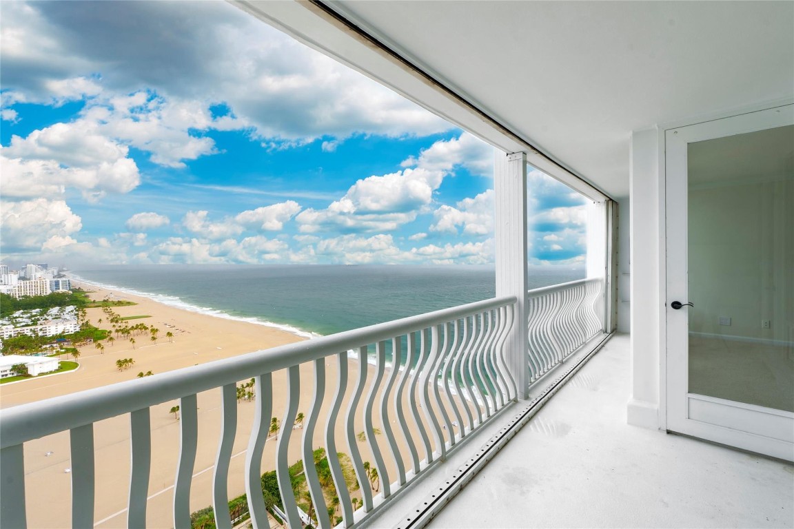 2200 S Ocean Ln 3005