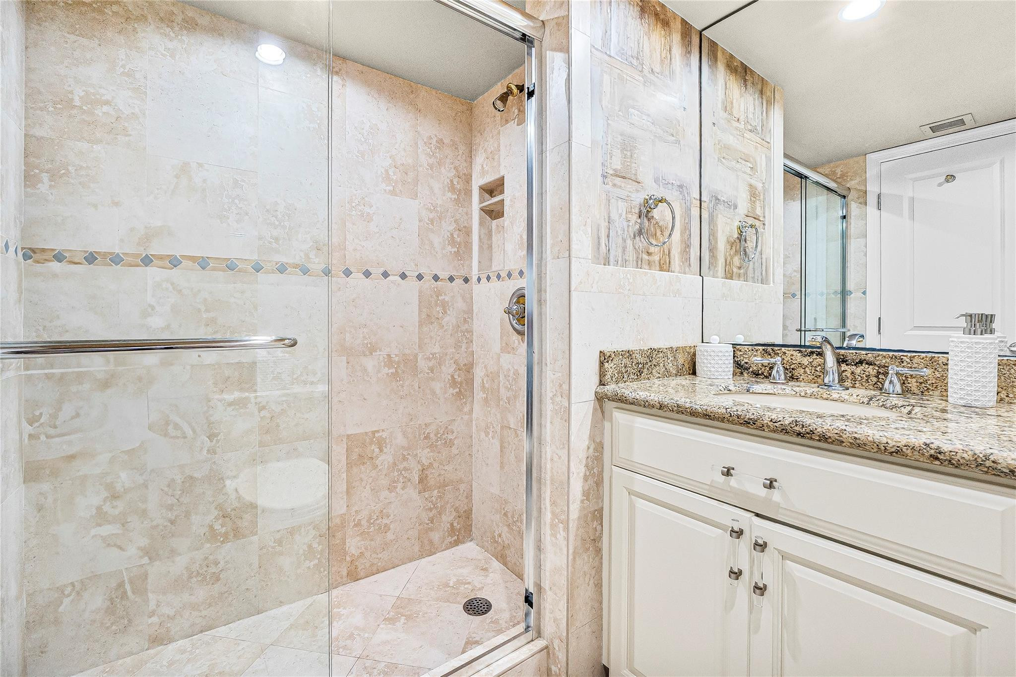 2200 S Ocean Ln 3005