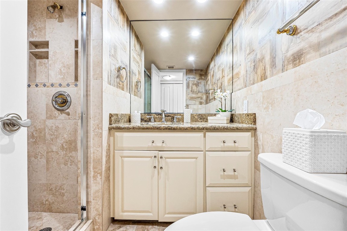 2200 S Ocean Ln 3005