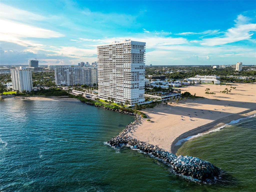 2200 S Ocean Ln 3005