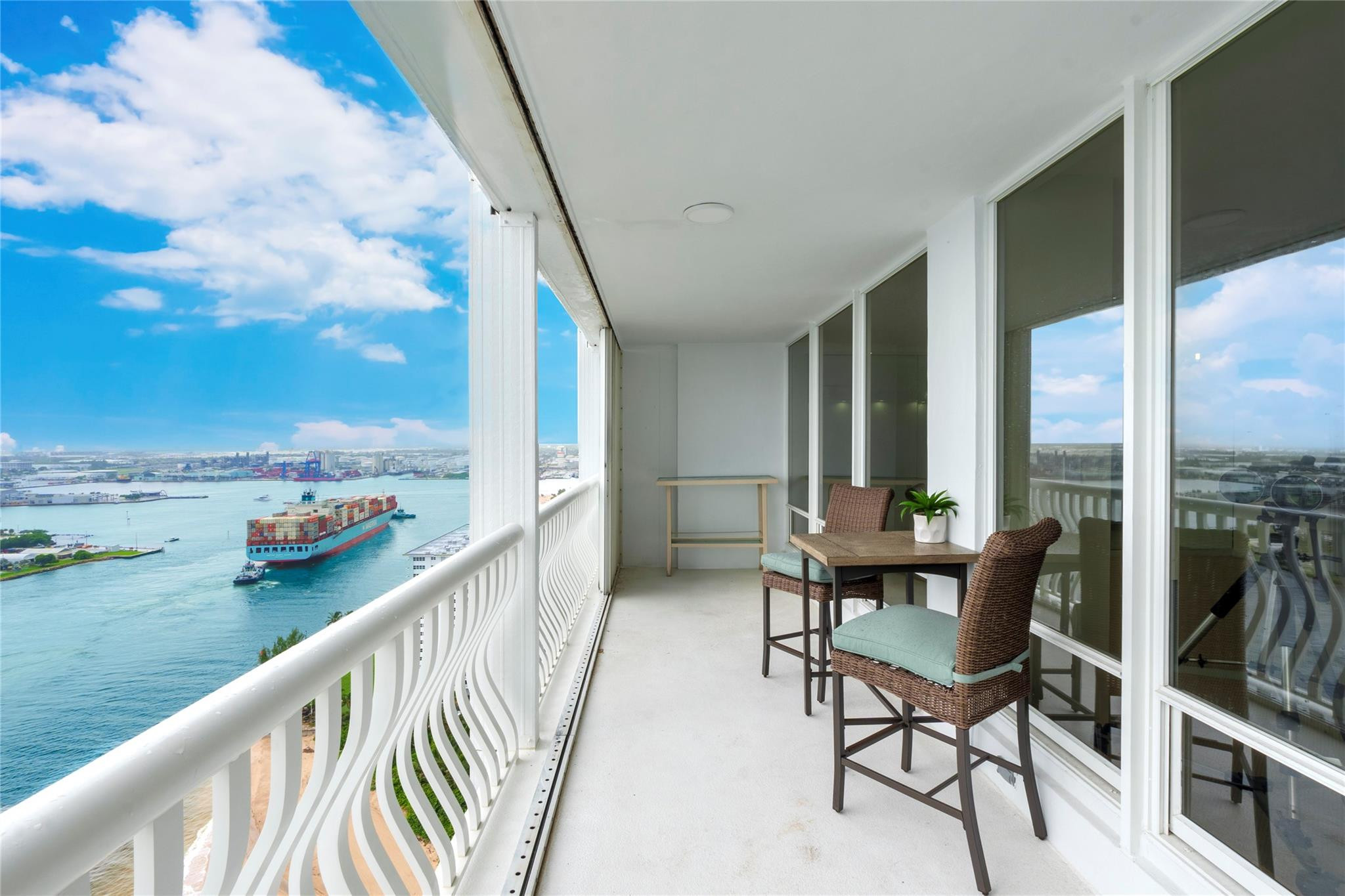 2200 S Ocean Ln 3005