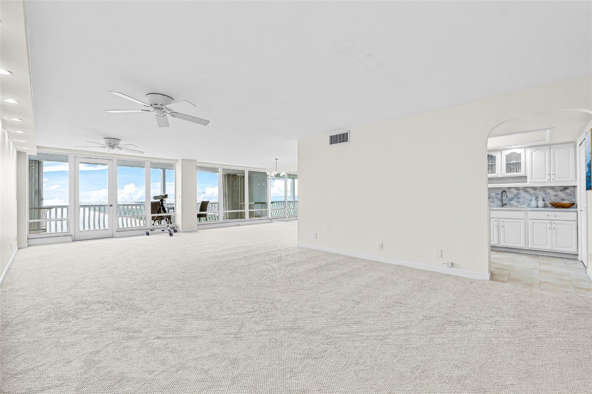 2200 S Ocean Ln 3005