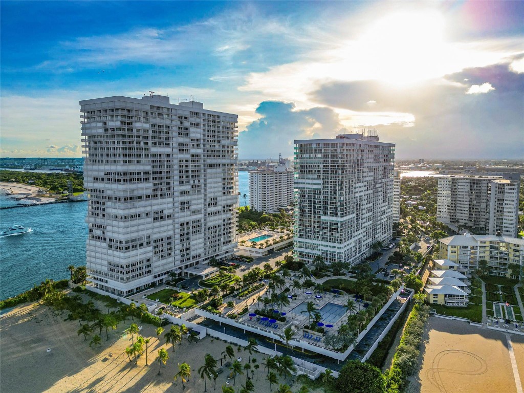 2200 S Ocean Ln 3005