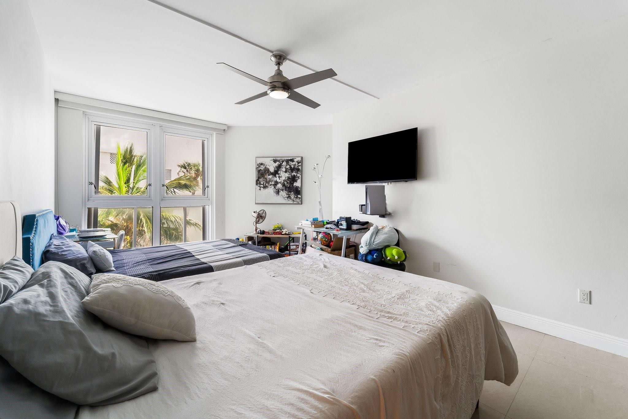 16445 Collins Ave 221