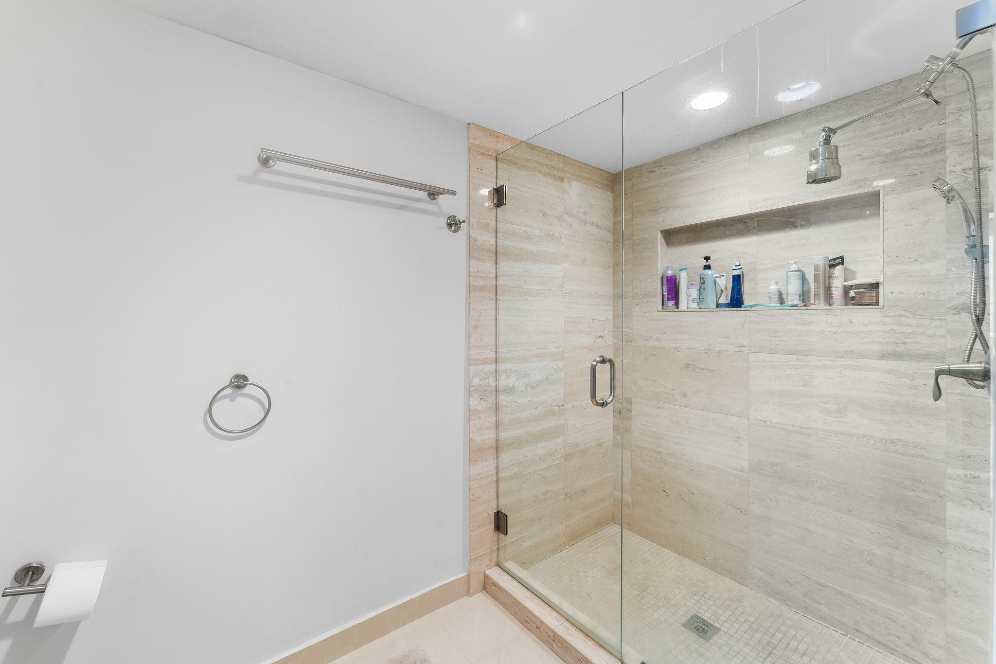 16445 Collins Ave 221