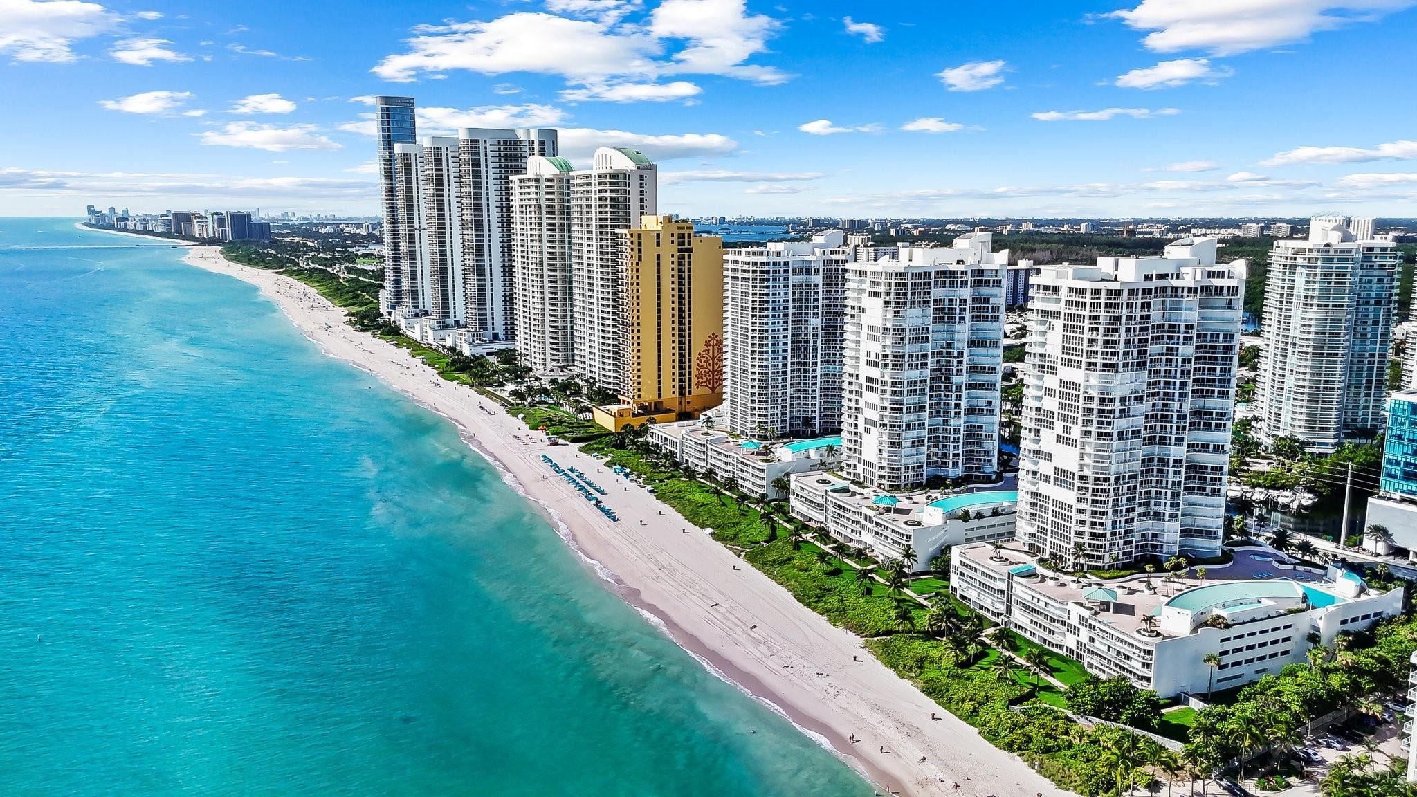 16445 Collins Ave 221