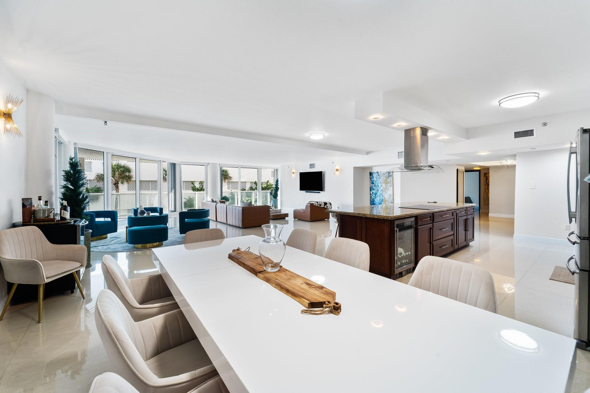 16445 Collins Ave 221