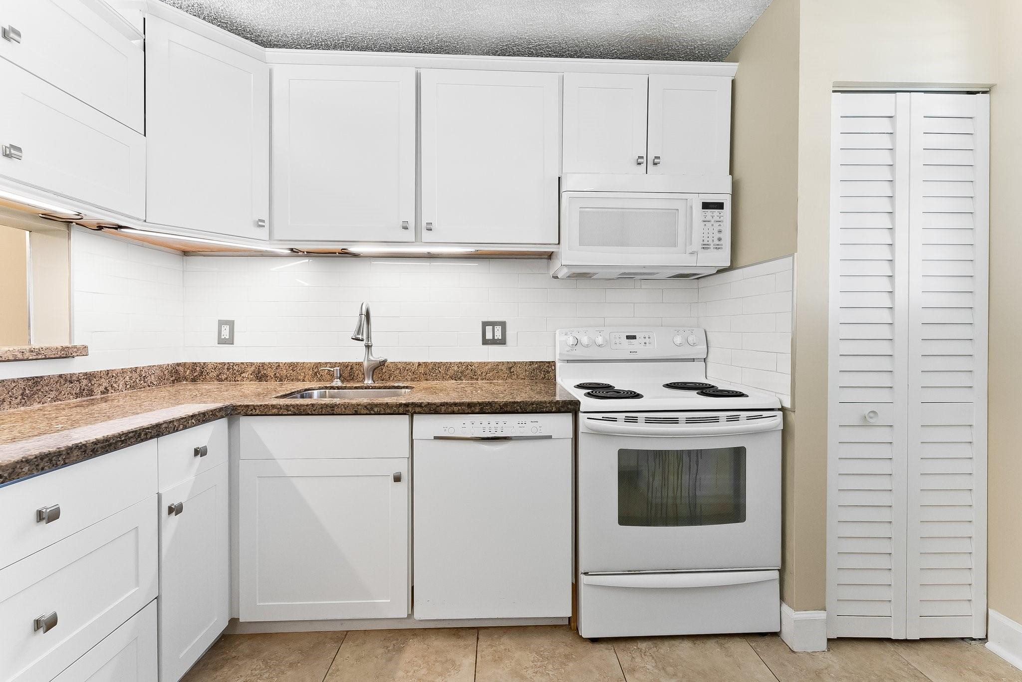 5300 NE 24th Ter 423C