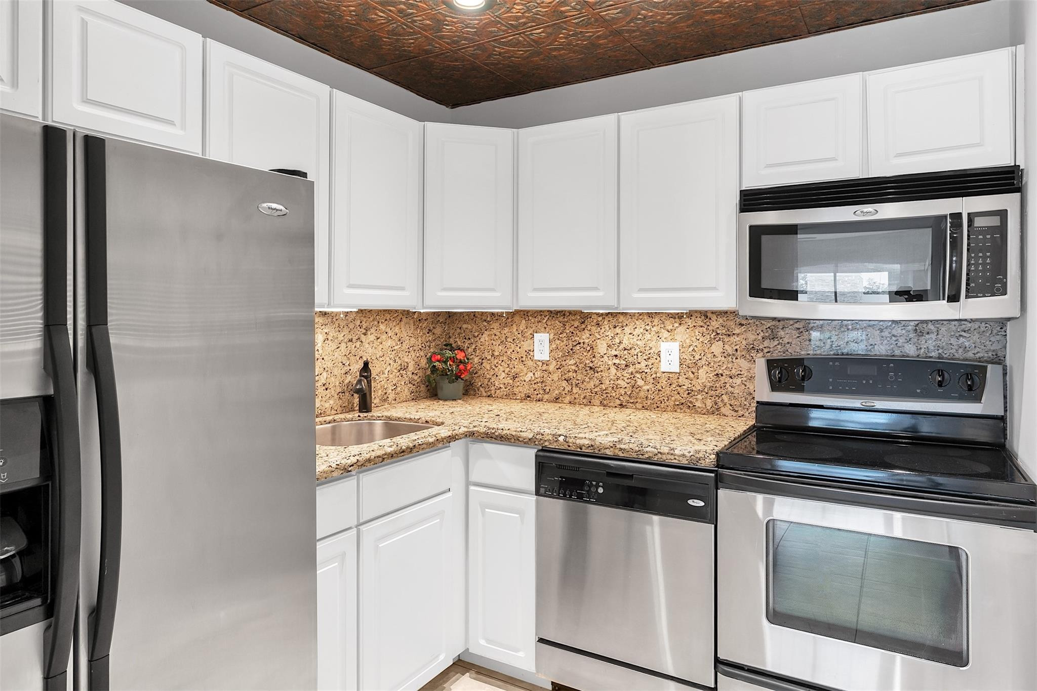 5495 NE 25th Ave 300