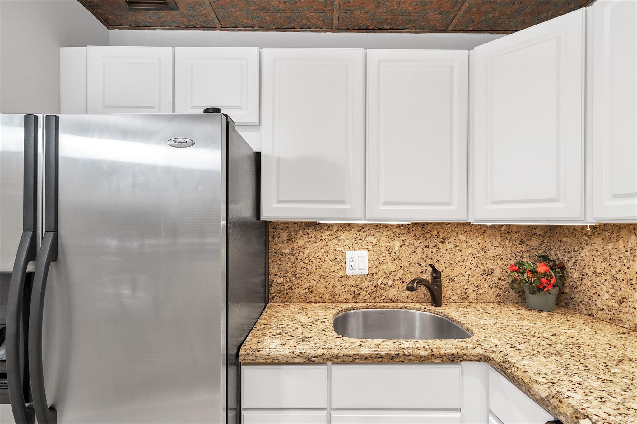 5495 NE 25th Ave 300