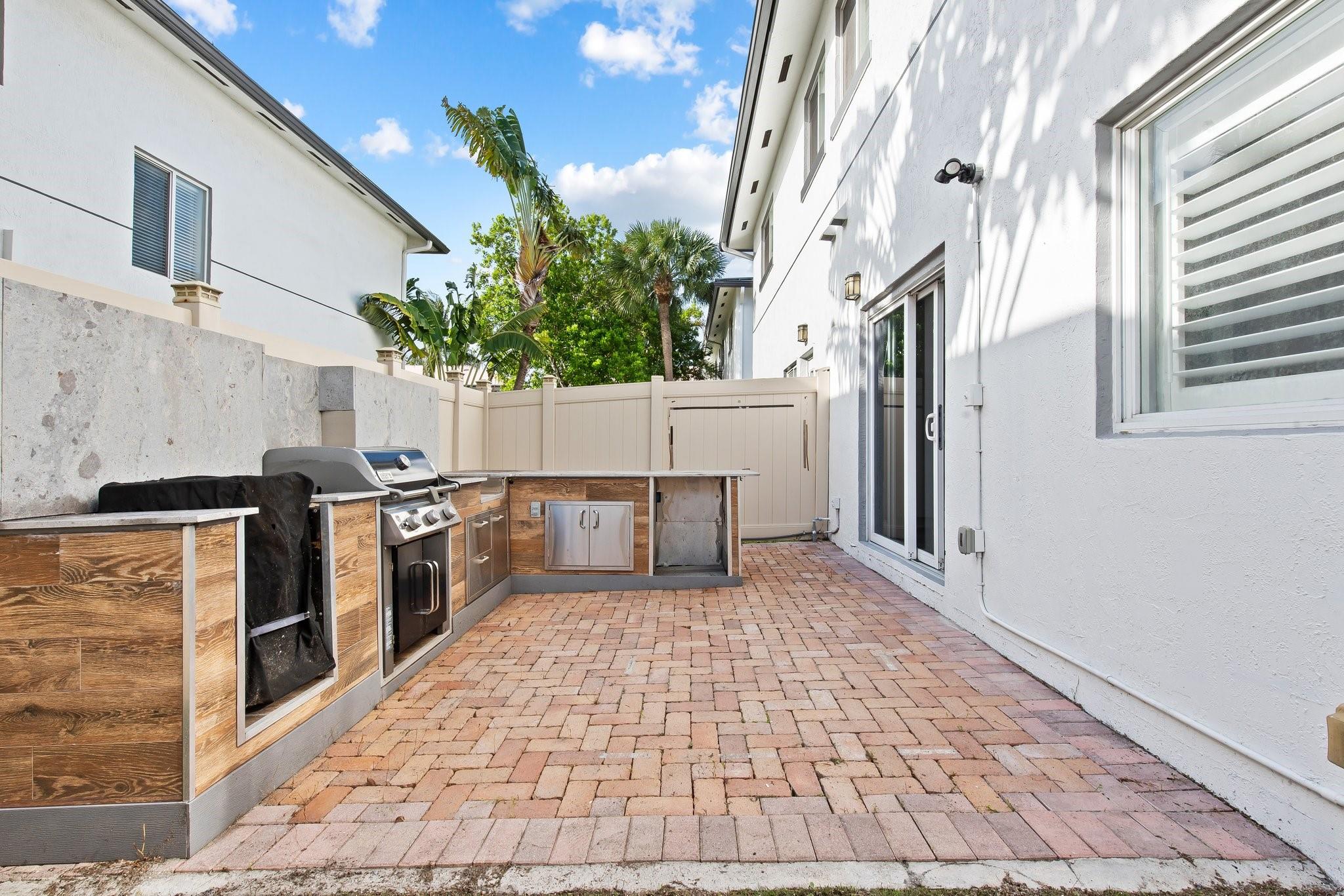 2755 Treasure Cove Cir