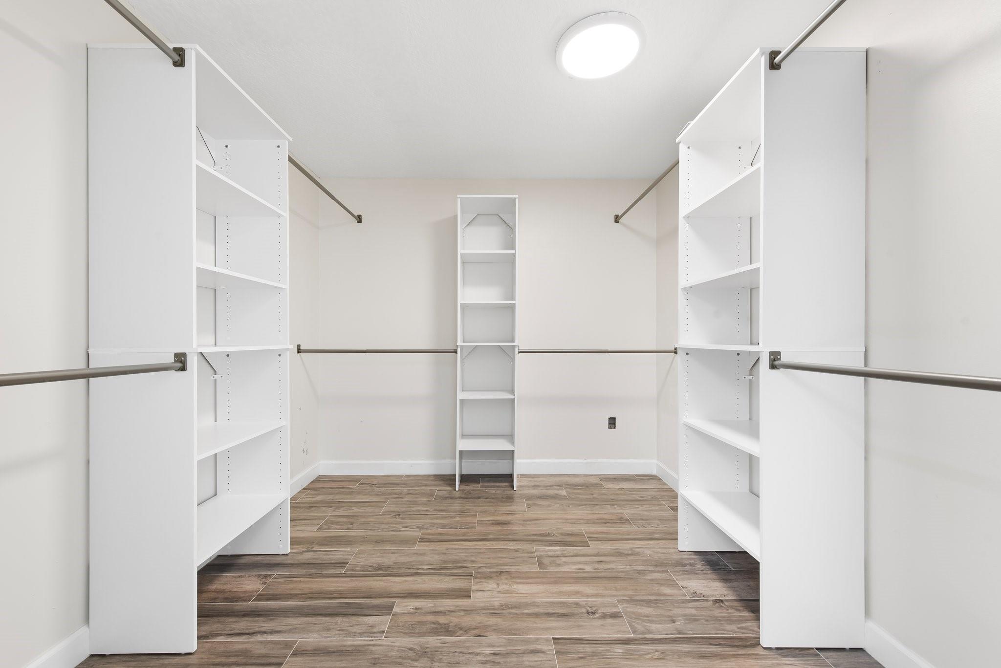 2755 Treasure Cove Cir