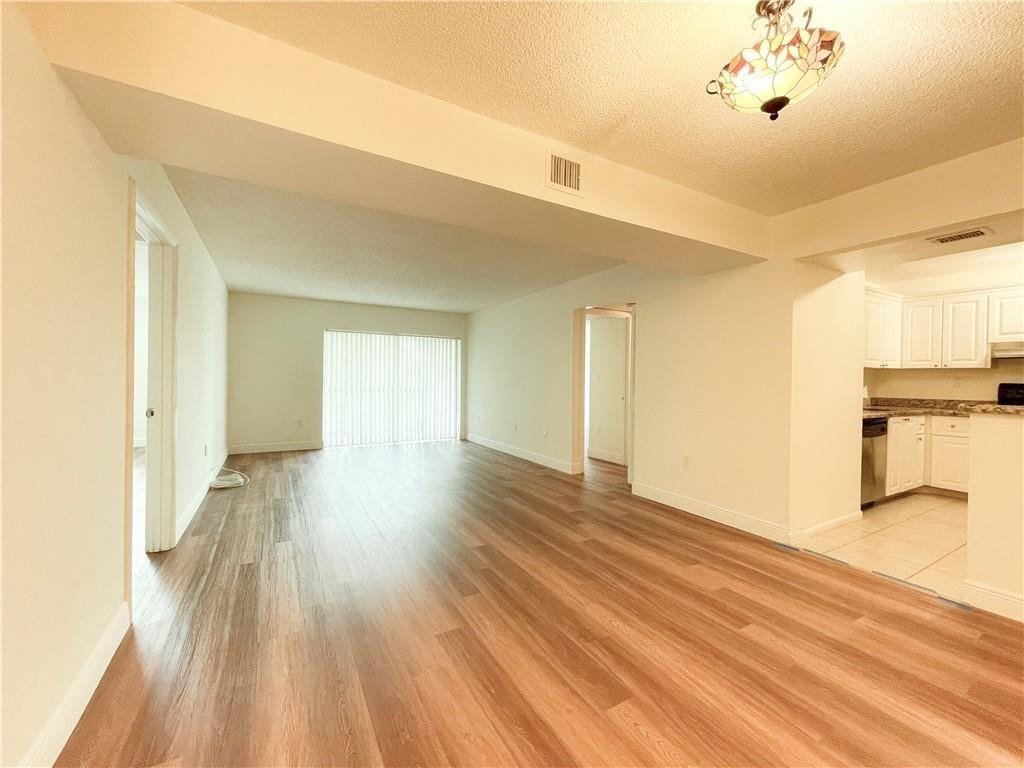 711 N Pine Island Rd 302