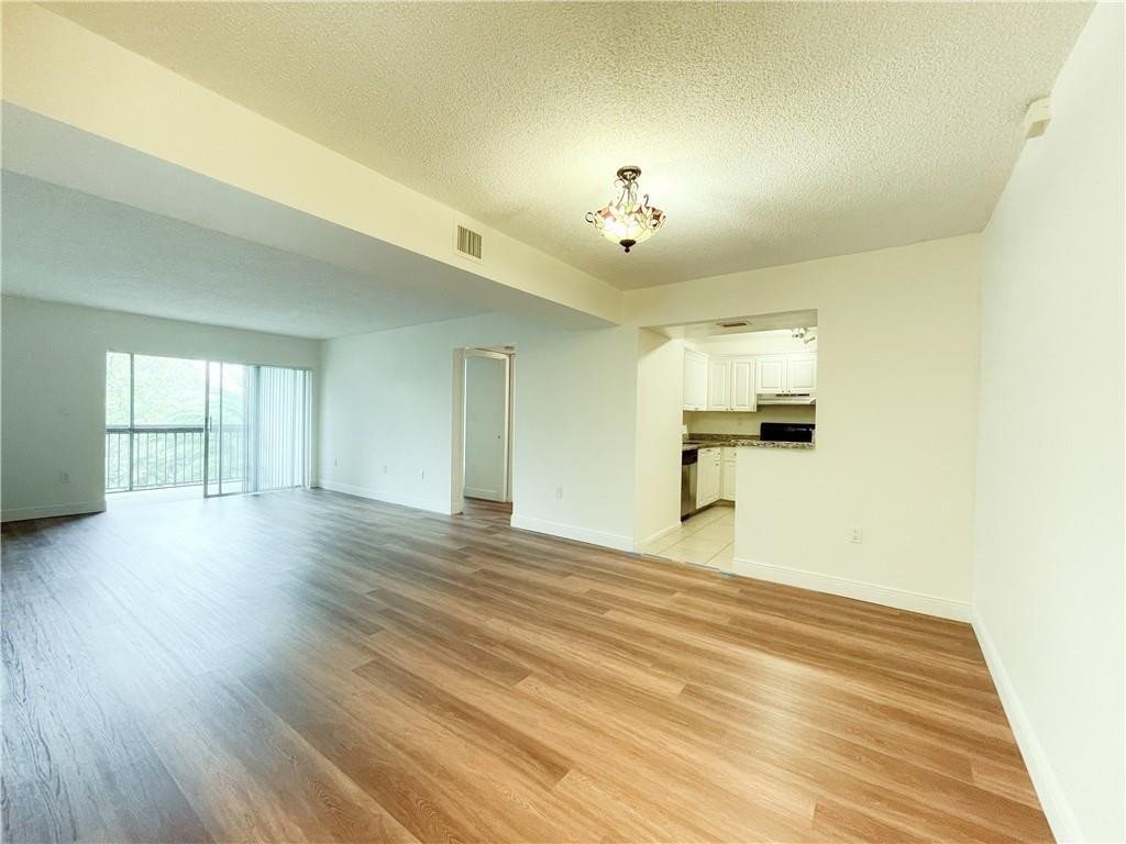 711 N Pine Island Rd 302