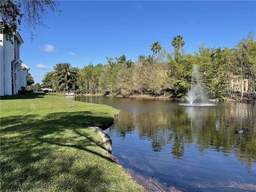 711 N Pine Island Rd 302