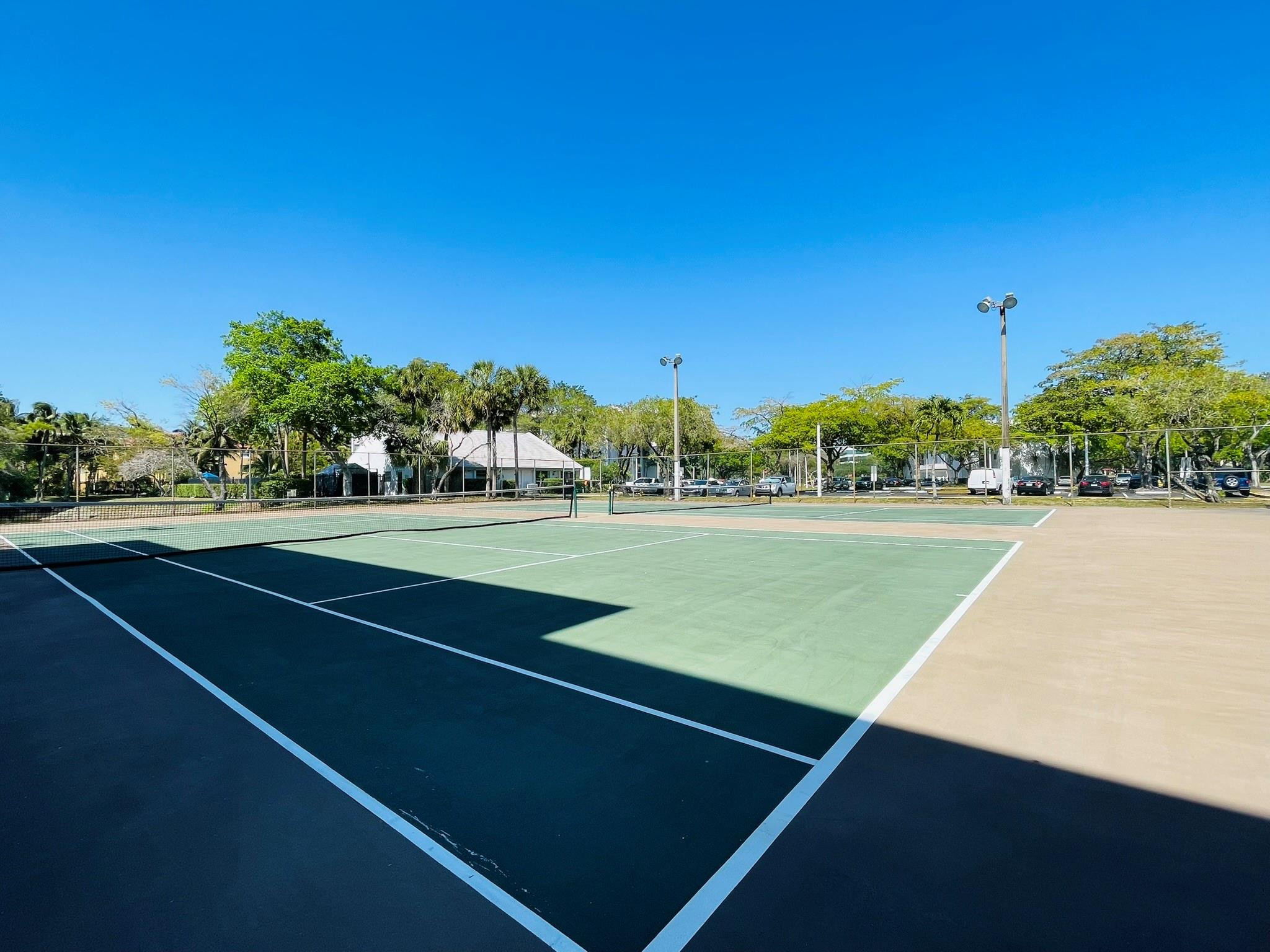 711 N Pine Island Rd 302