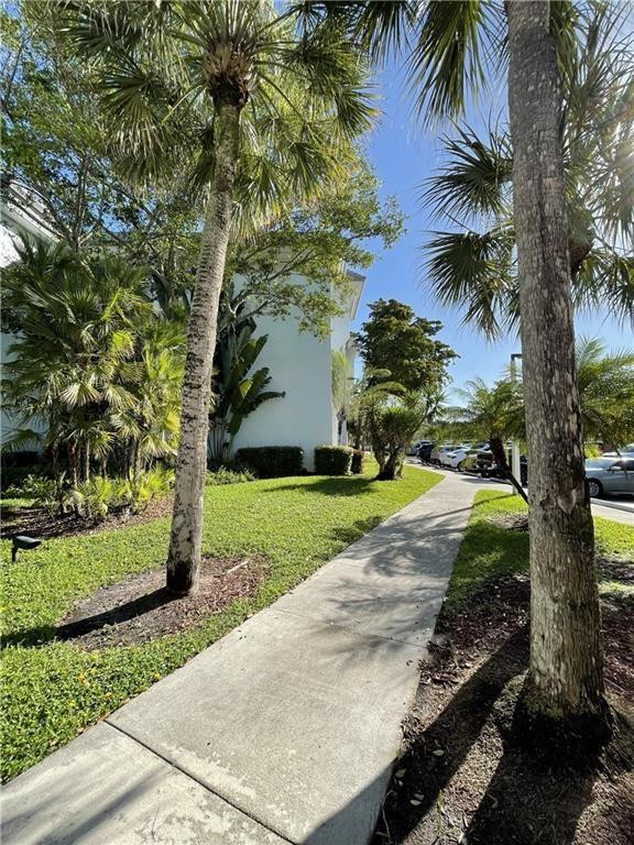 711 N Pine Island Rd 302