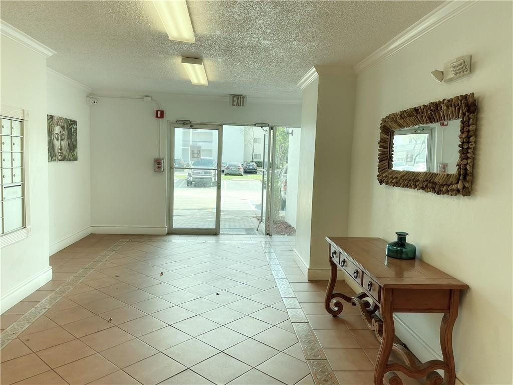 711 N Pine Island Rd 302