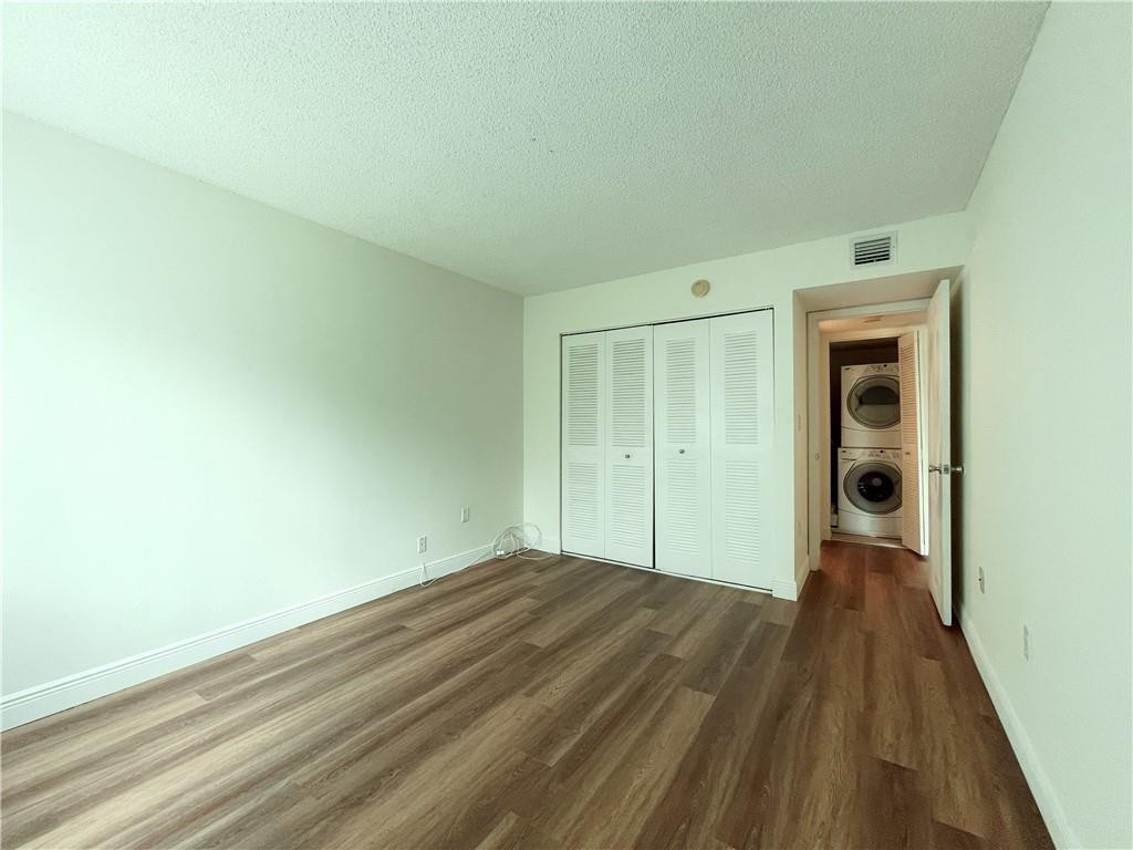 711 N Pine Island Rd 302