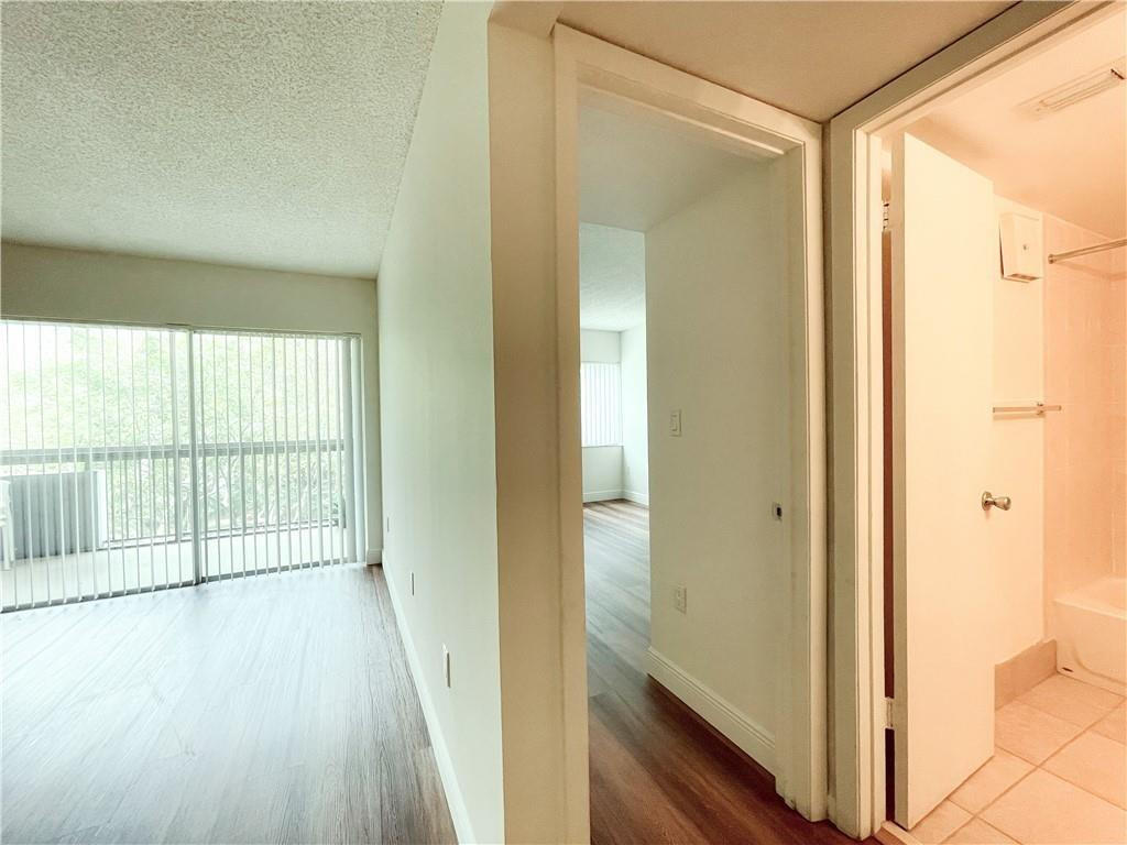 711 N Pine Island Rd 302