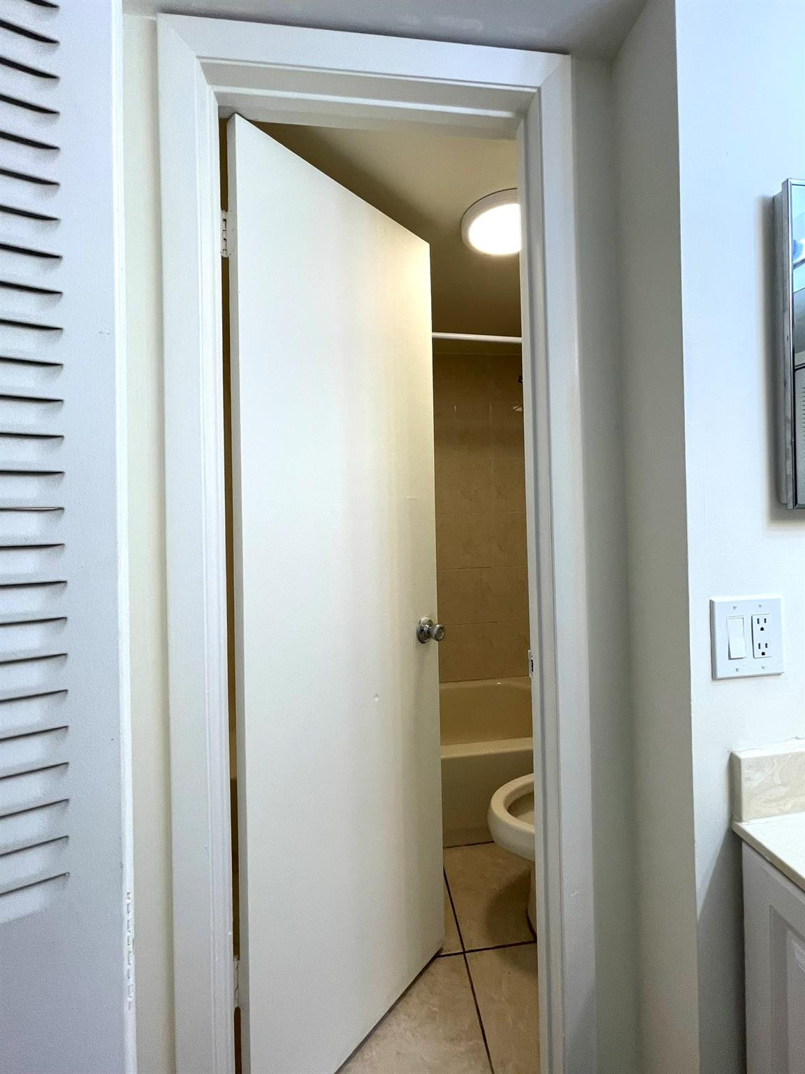 711 N Pine Island Rd 302