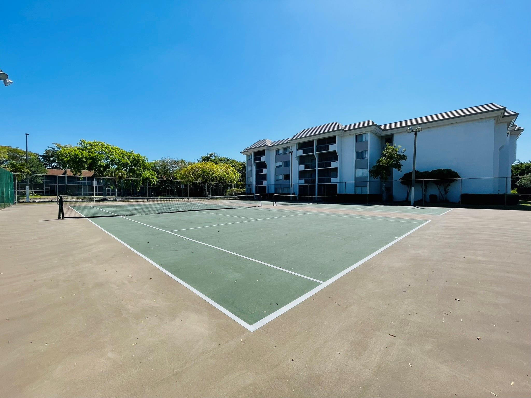 711 N Pine Island Rd 302