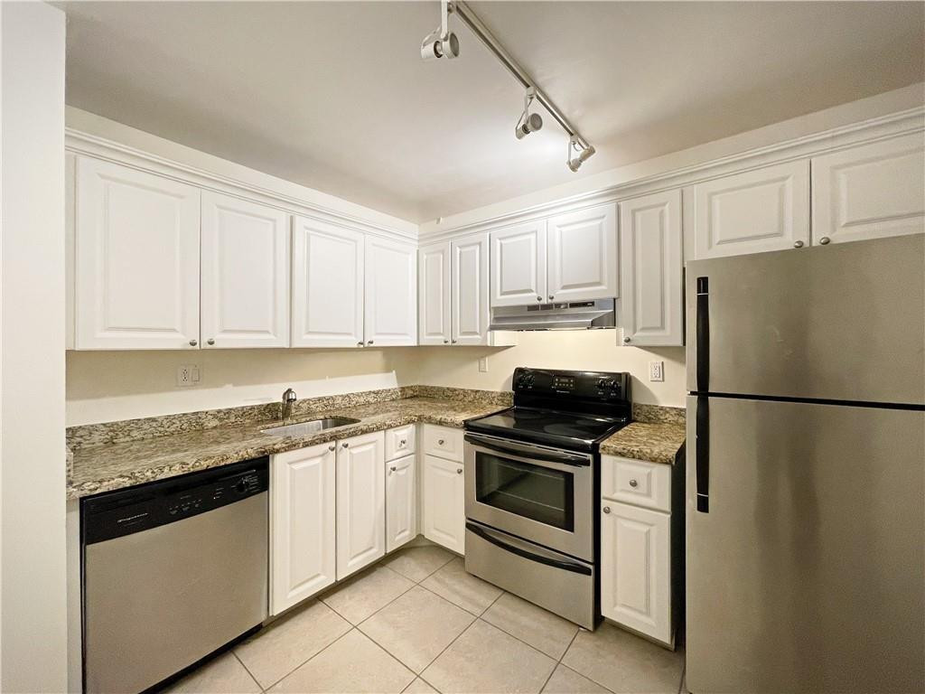 711 N Pine Island Rd 302