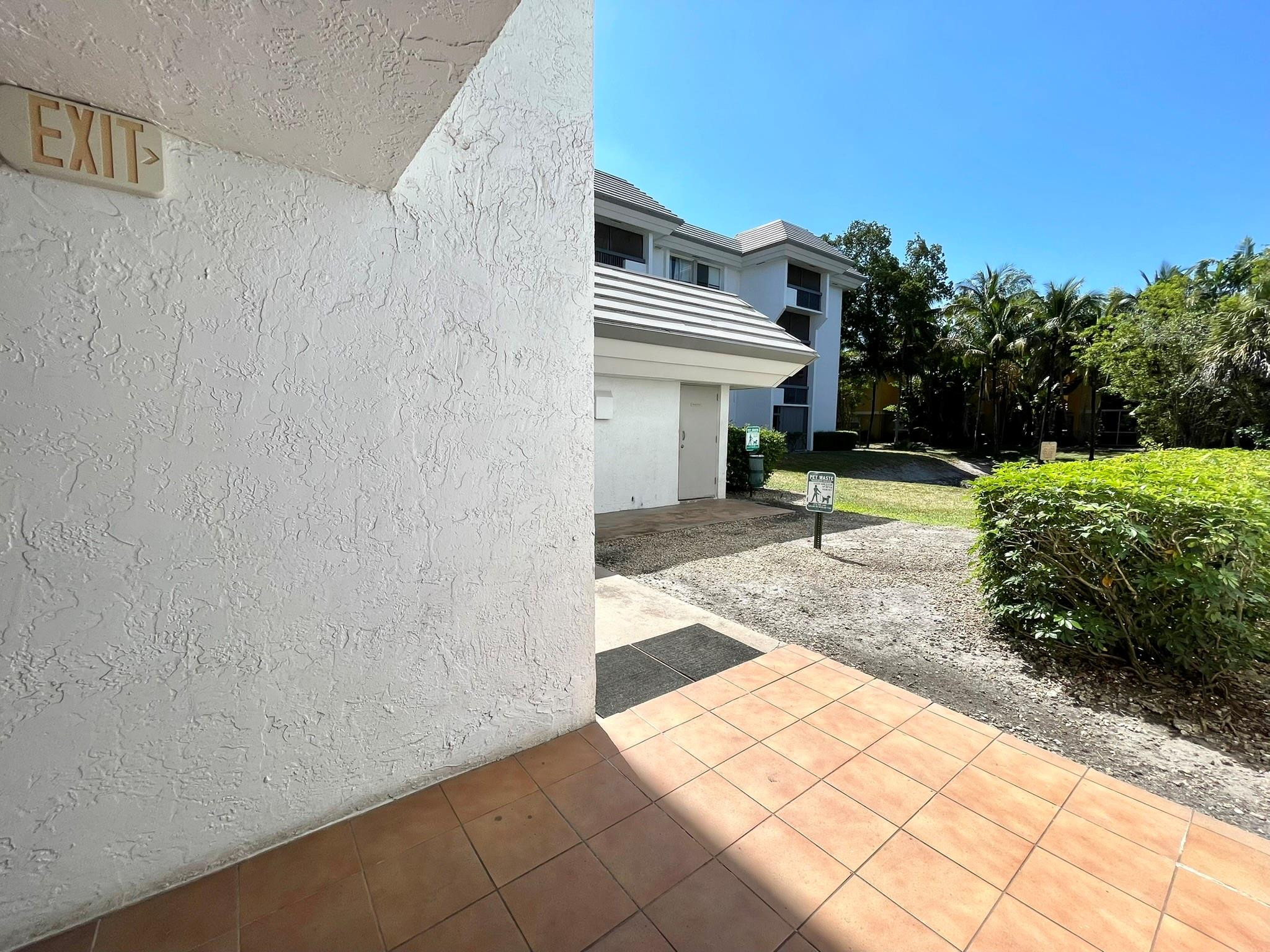 711 N Pine Island Rd 302