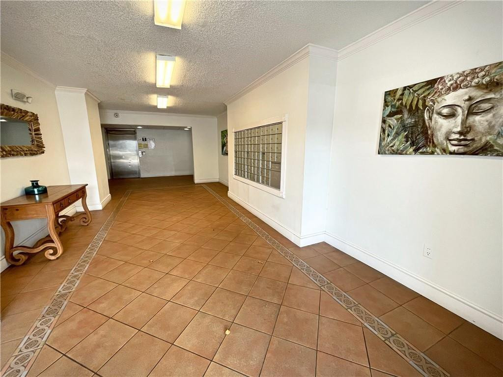 711 N Pine Island Rd 302