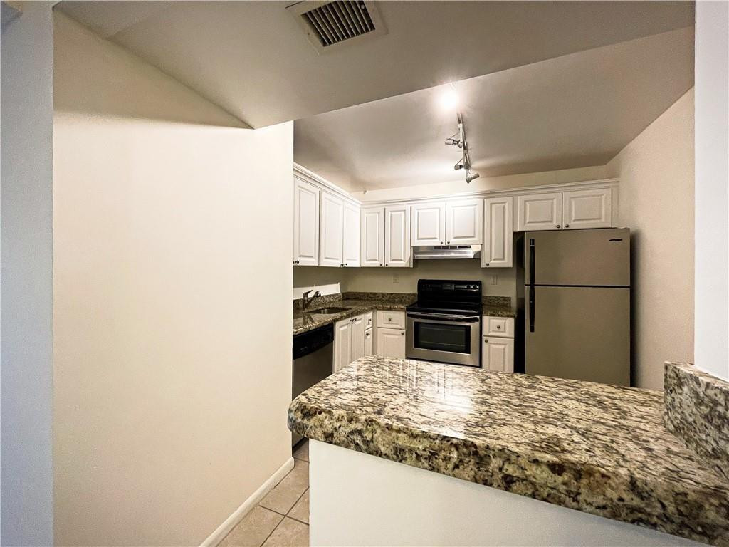 711 N Pine Island Rd 302