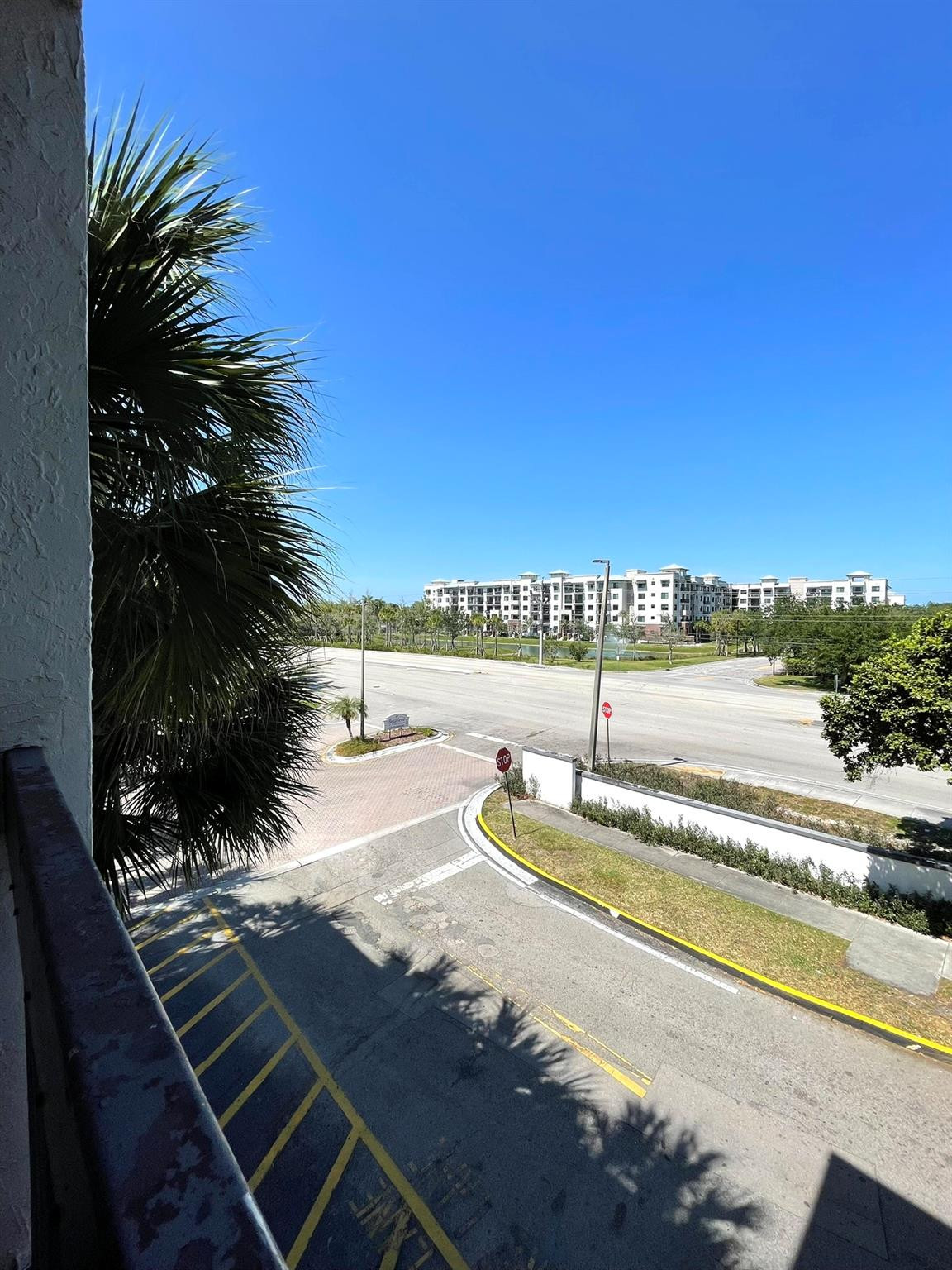 711 N Pine Island Rd 302