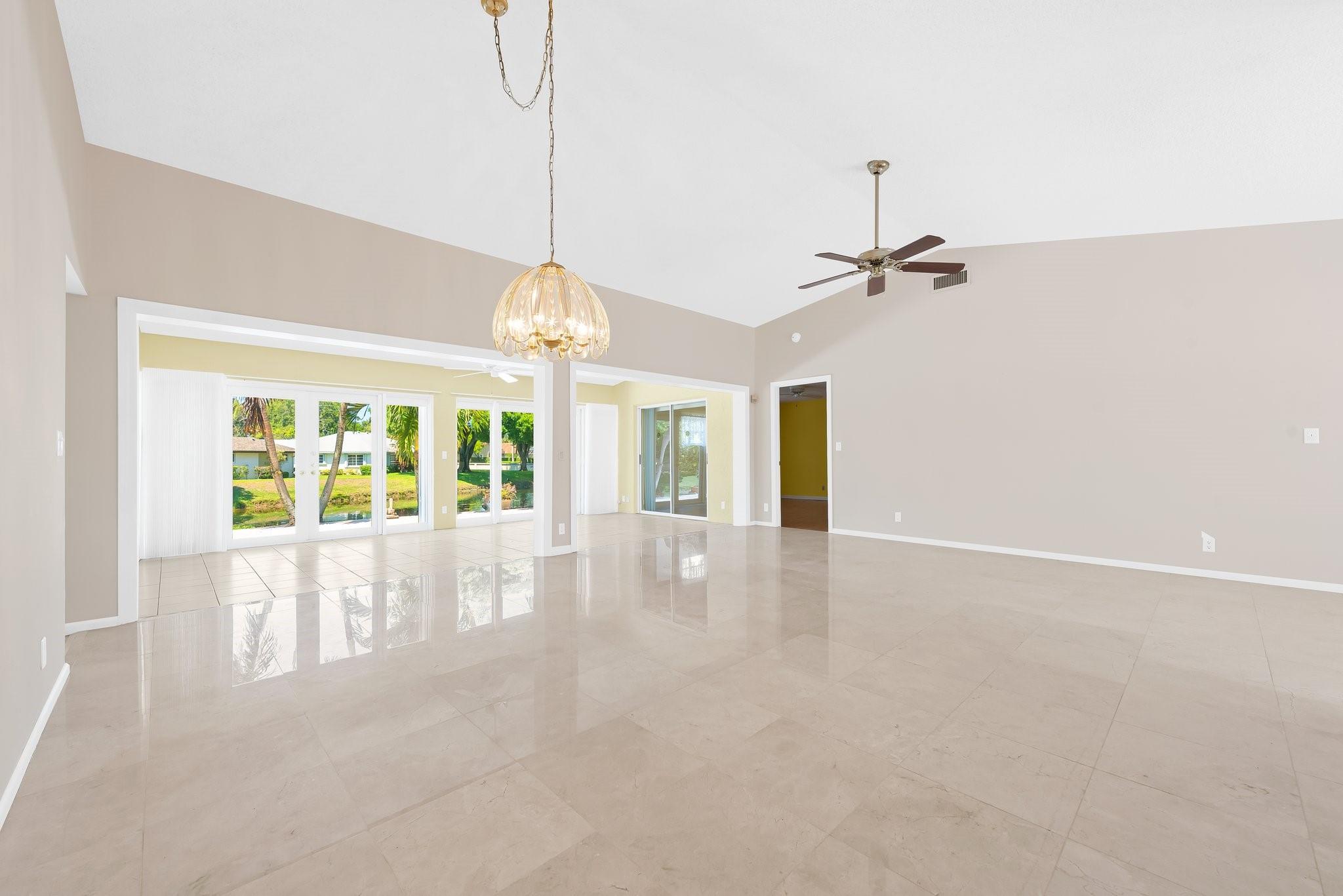 10893 Ventura Cir