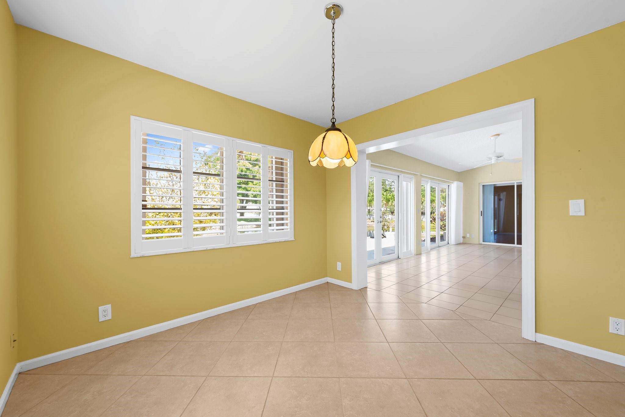 10893 Ventura Cir
