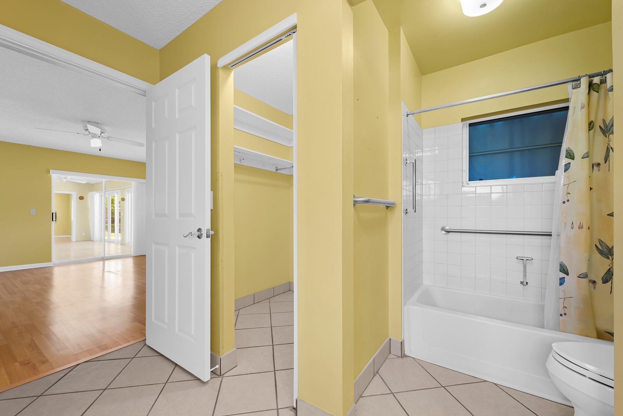 10893 Ventura Cir