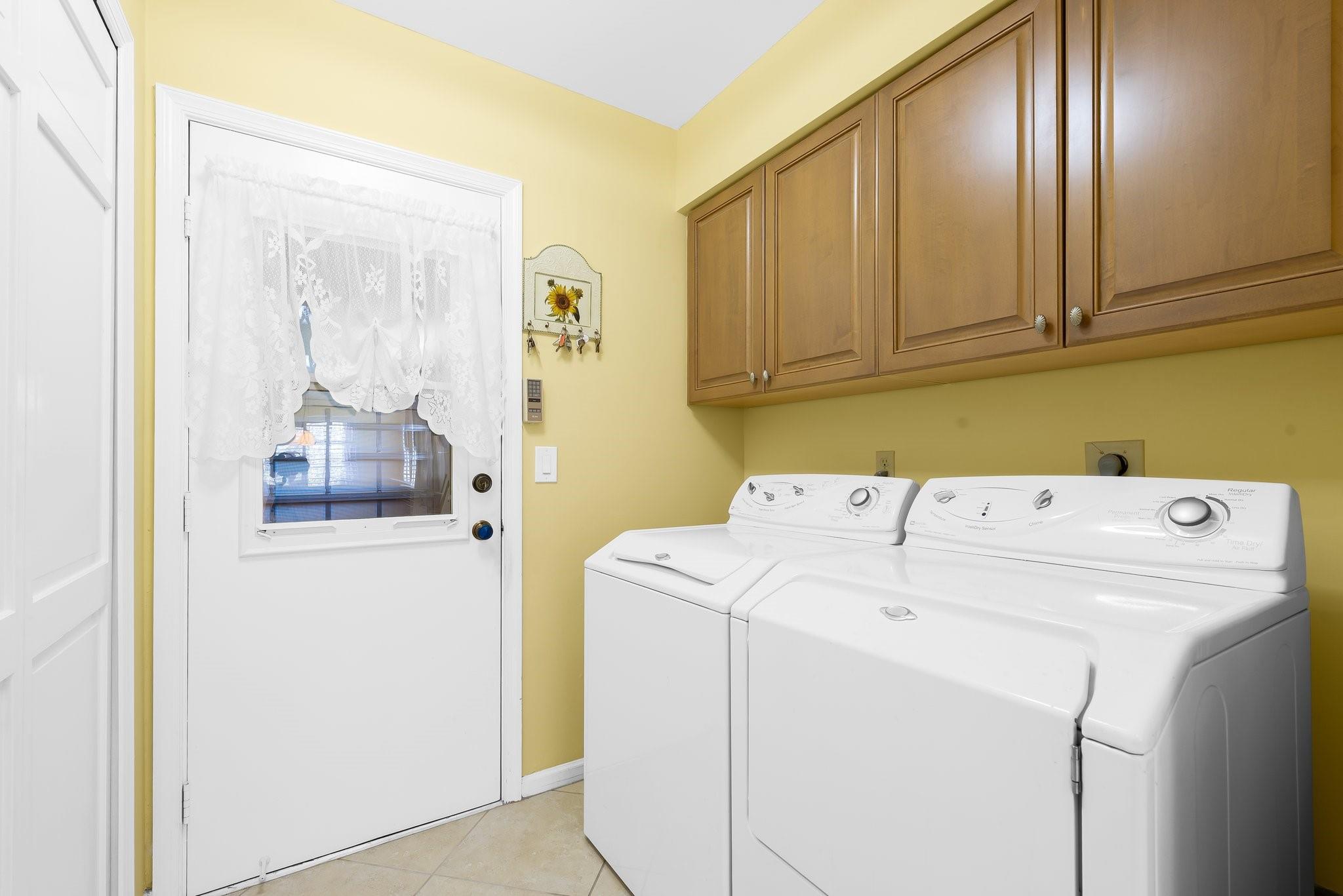10893 Ventura Cir