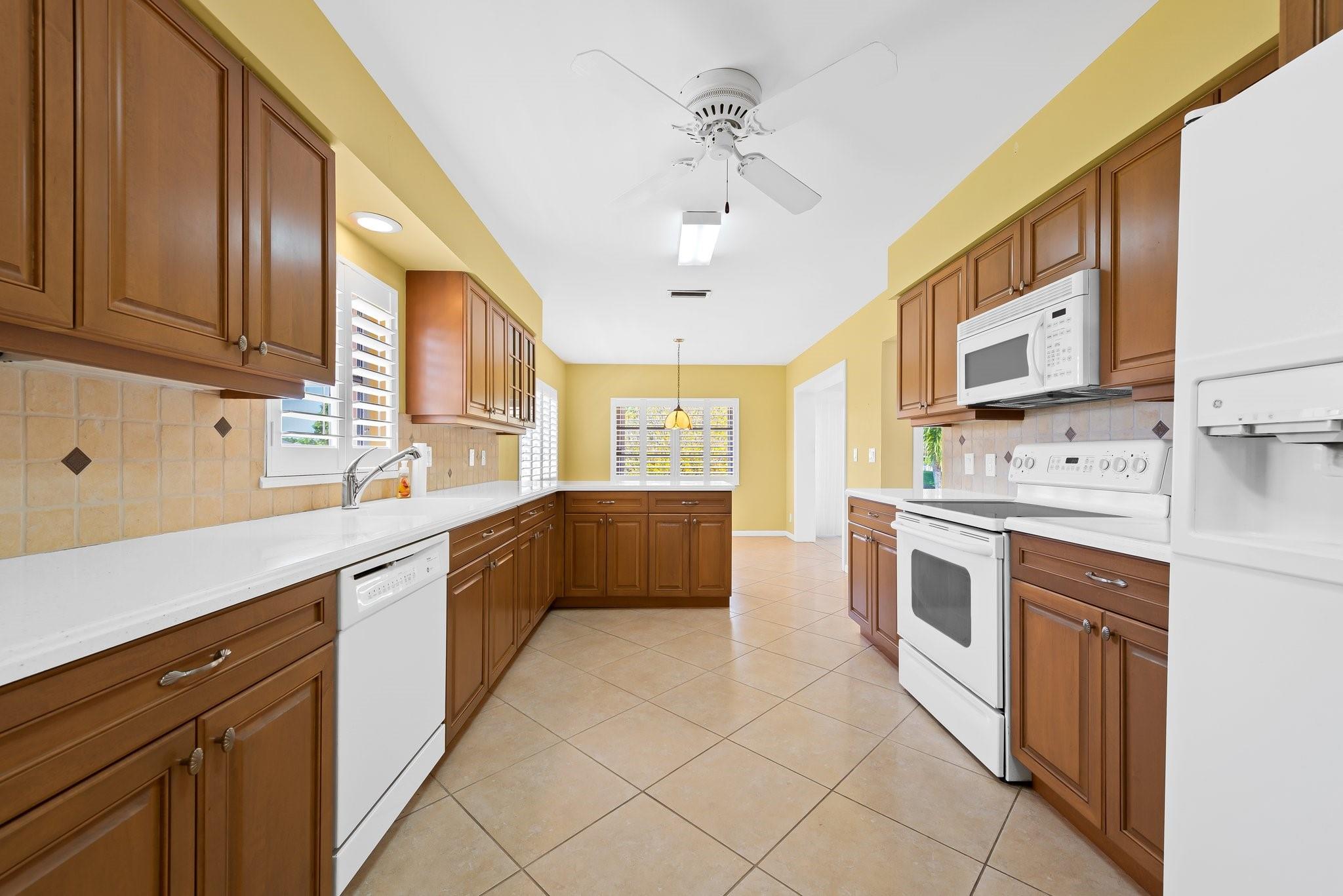 10893 Ventura Cir