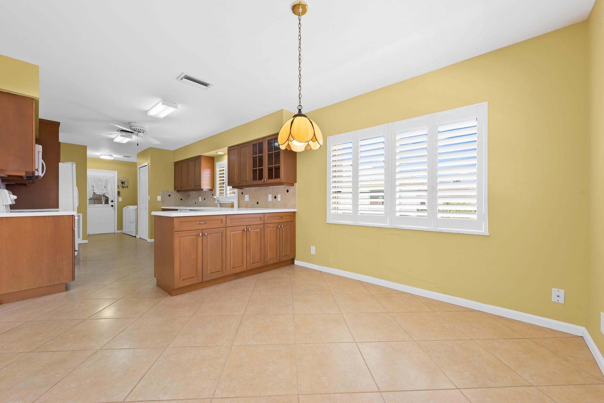 10893 Ventura Cir