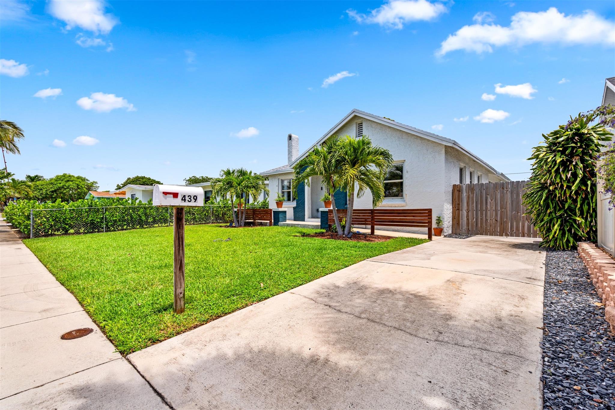 439 Monroe Dr