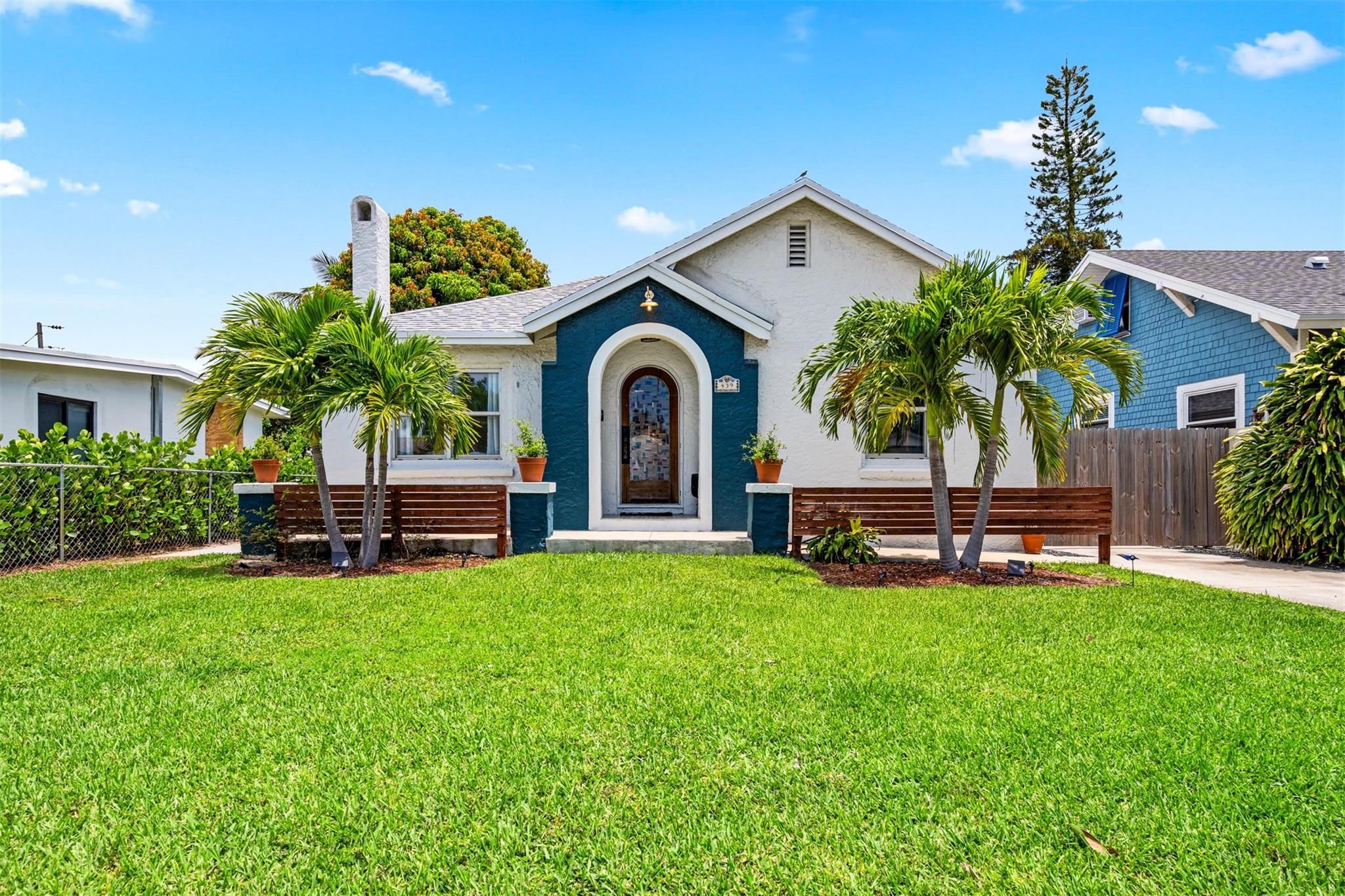 439 Monroe Dr